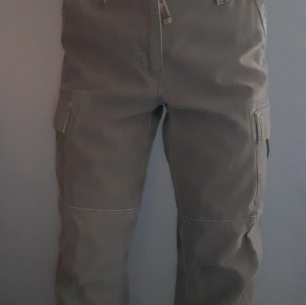 Army green cargo pants